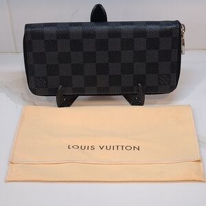 Louis Vuitton NWOT Black Gray Damier Checkered Wallet Zip Around